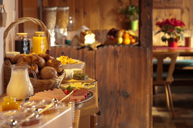 boulangerie-CHATEAUNEUF D ENTRAUNES-min_breakfast_buffet_food_restaurant_meal_hotel_plate_fresh-718745